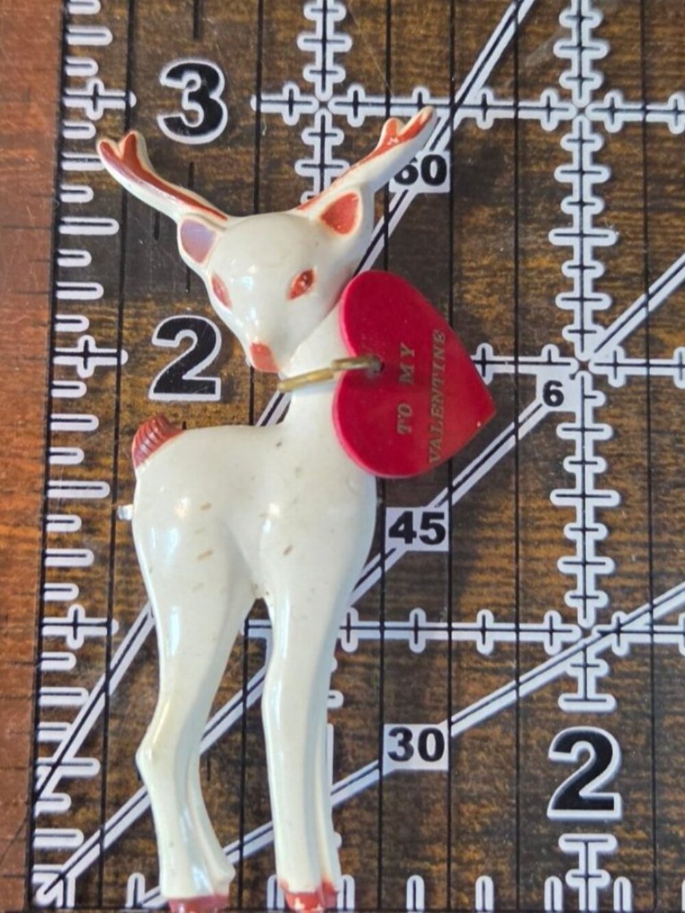 VTG 1950s Berkander Plastic Valentine Deer Brooch Pin Red Heart Kitsch Novelty - Picture 6 of 6